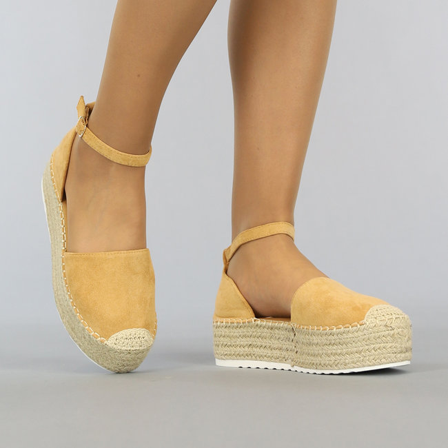 Kamelfarbene Boho-Espadrilles mit Plateau