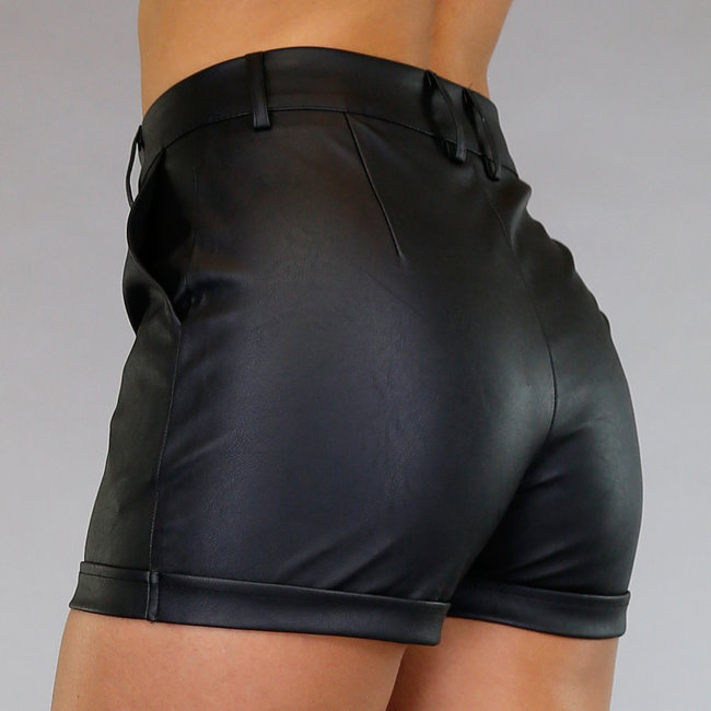 Basic Short in Lederoptik mit hoher Taille Schwarz