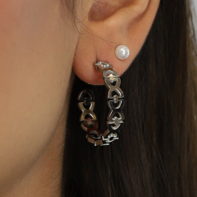 Silberne Reif-Ohrringe mit Muster