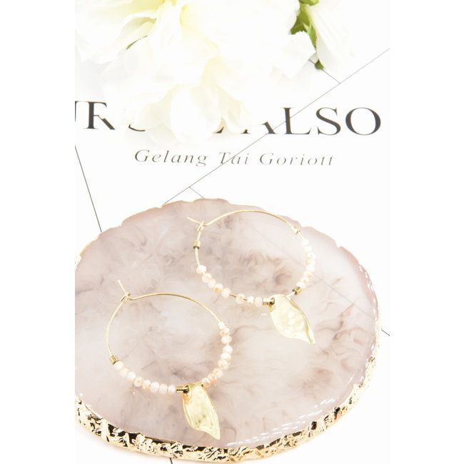 Gold-Ohrring mit Perlen