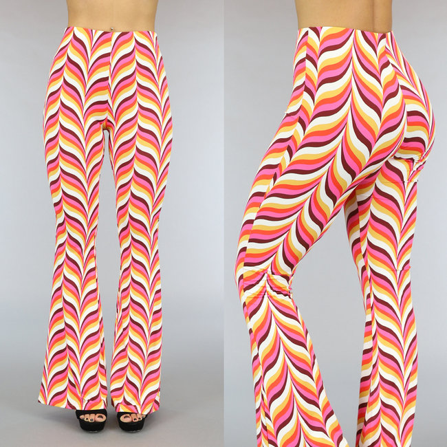 Orangefarbene Retro-Hose mit Flair-Pfeifen