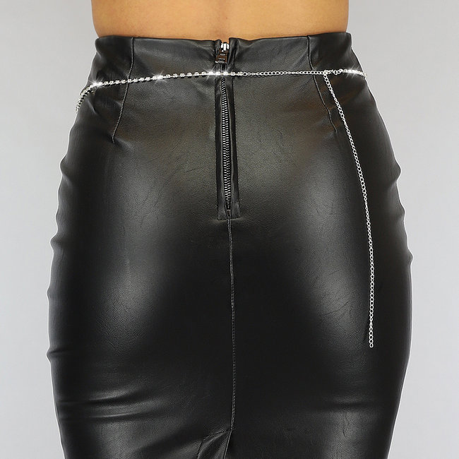 Bauchkette mit Herzen und Steinen