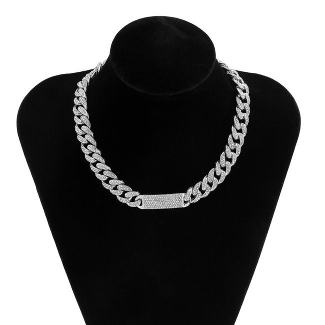 Silberne Glam-Halskette mit Strasssteinen