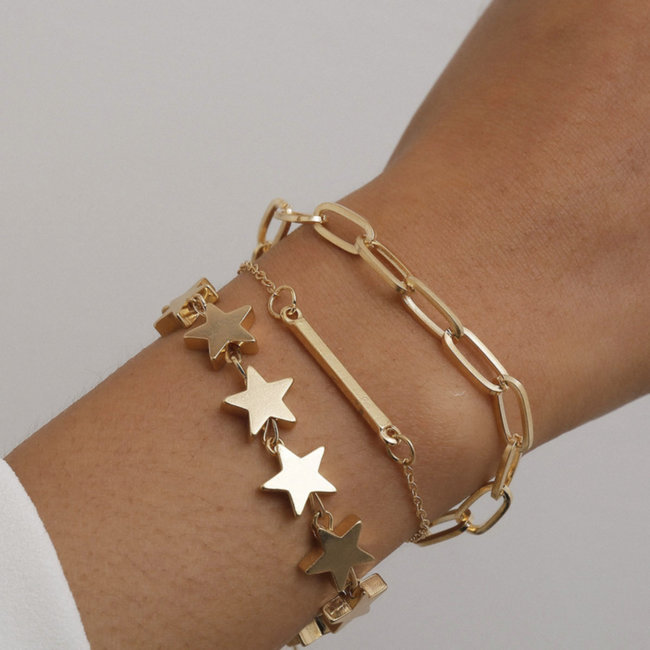 Armbänder mit Sternen, Gliedern und Plättchen Gold