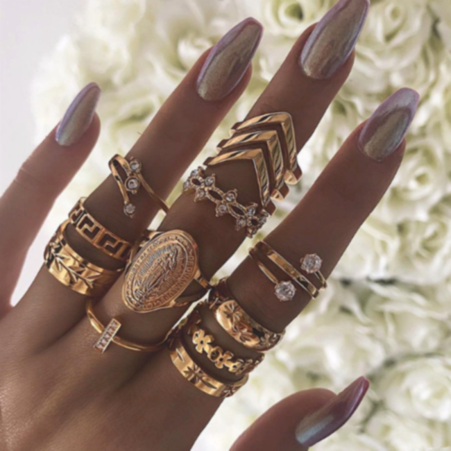 Gold Vintage Dreizehnteiliges Ringset