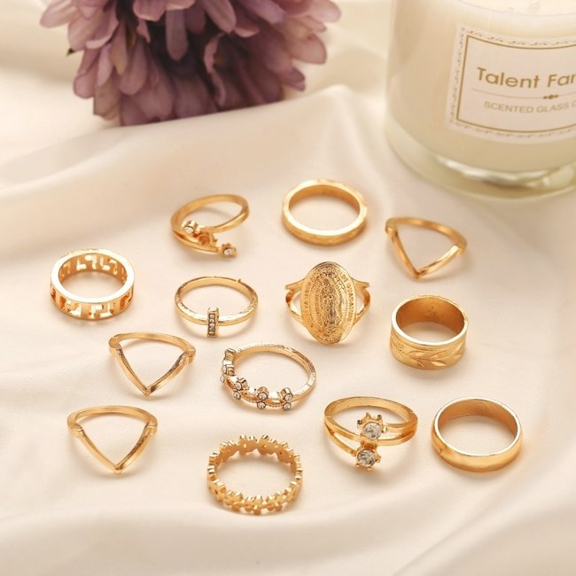 Gold Vintage Dreizehnteiliges Ringset