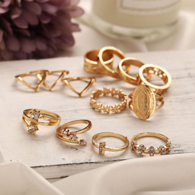 Gold Vintage Dreizehnteiliges Ringset