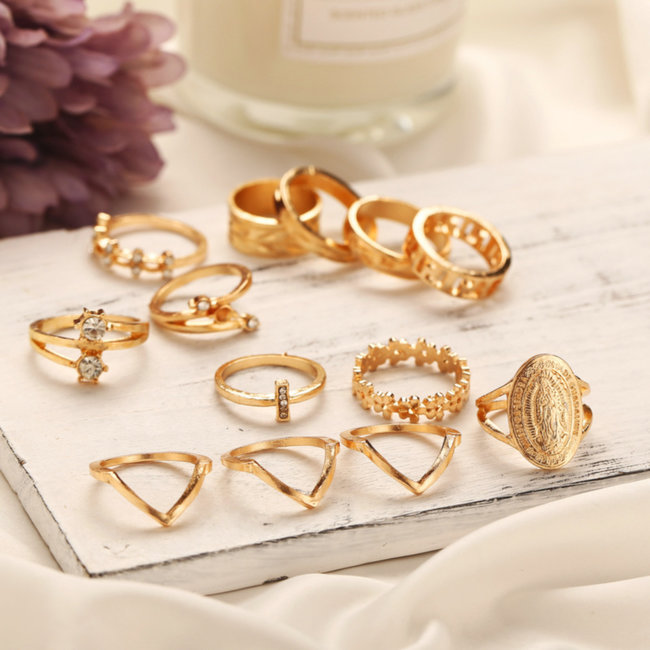 Gold Vintage Dreizehnteiliges Ringset