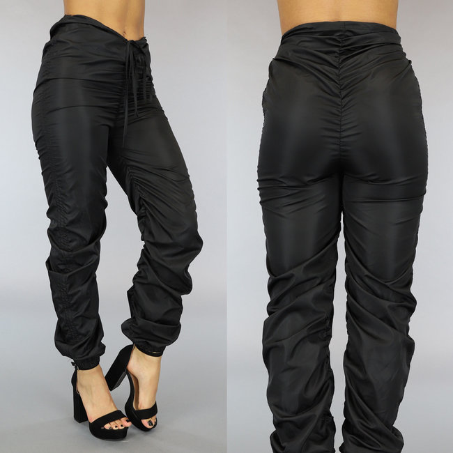 Schwarze Windhose mit niedriger Taille