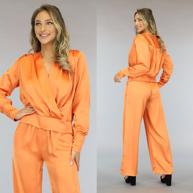 Orangefarbene Satinbluse