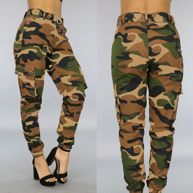 Braune Cargohose mit Camouflage-Druck