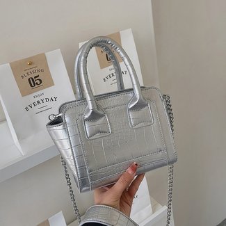 SALE50 Silberne Handtasche in Lederoptik mit Kroko-Effekt