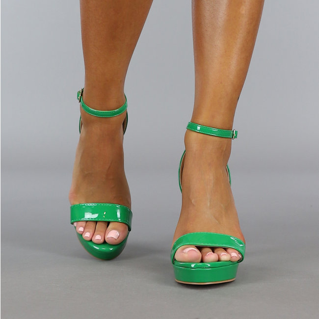Grüne Peeptoe-Sandalen aus Lack