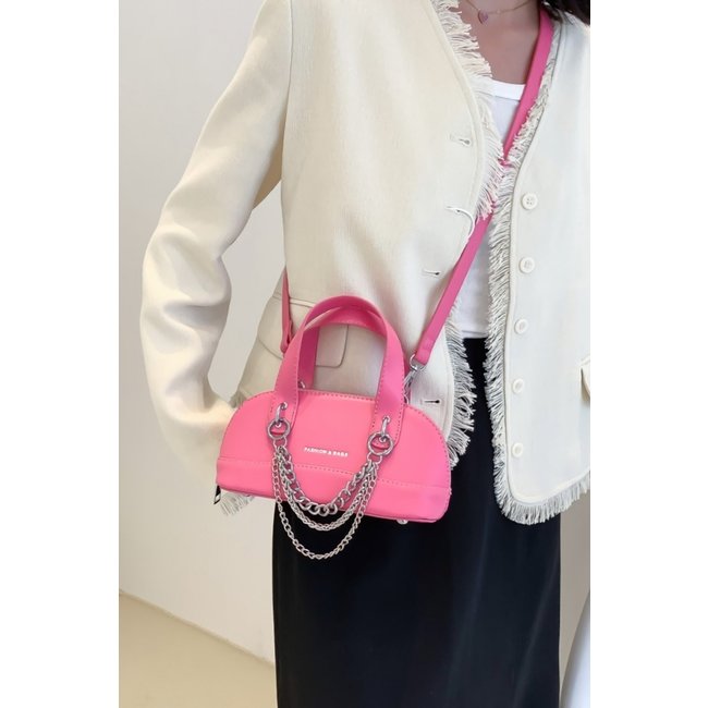 Kleine rosa Handtasche mit Kettendetail