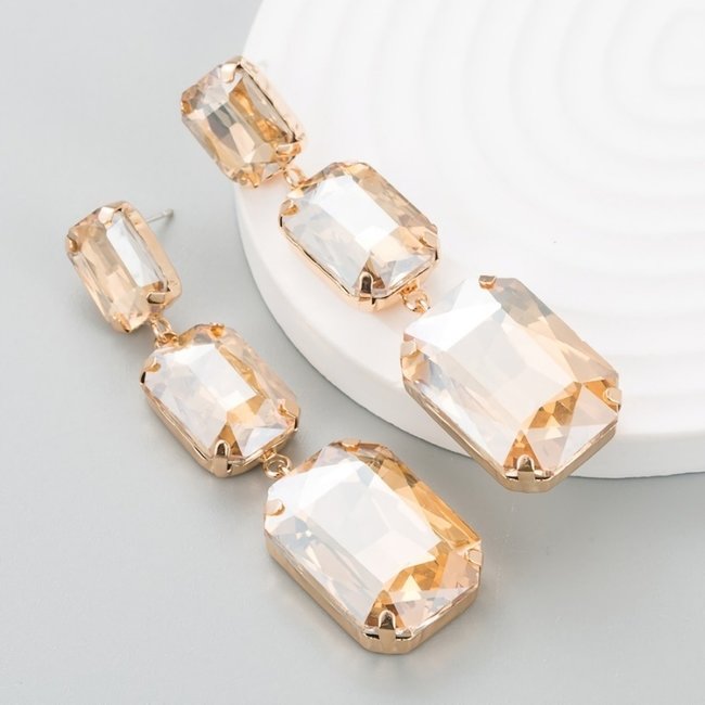 Nackter Schmuck Ohrringe mit Golddetails