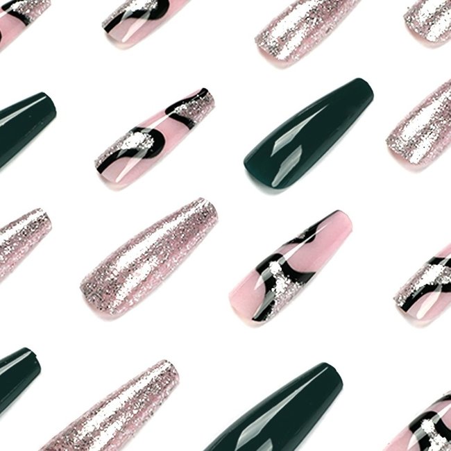 Schwarz/Silberne Kunstnägel mit Design