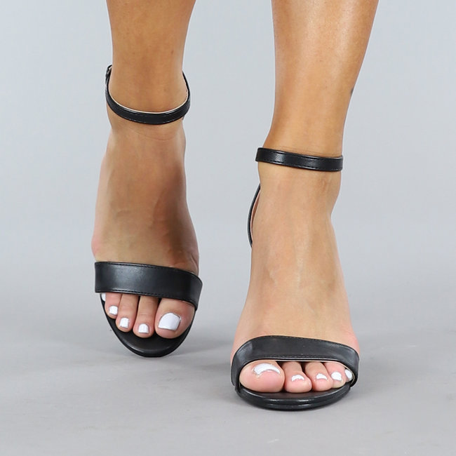 Schwarze Basic-Sandalen in Lederoptik mit Blockabsatz