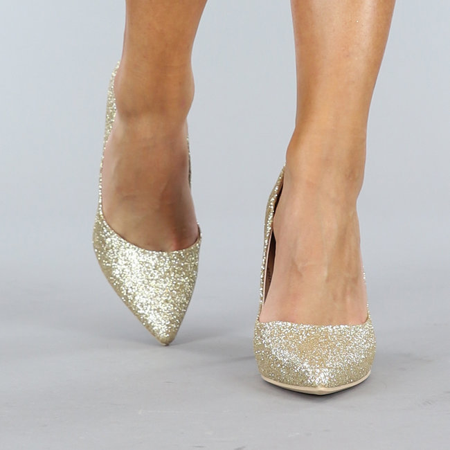 Goldene spitze Glitzerpumps mit Stilettoabsatz