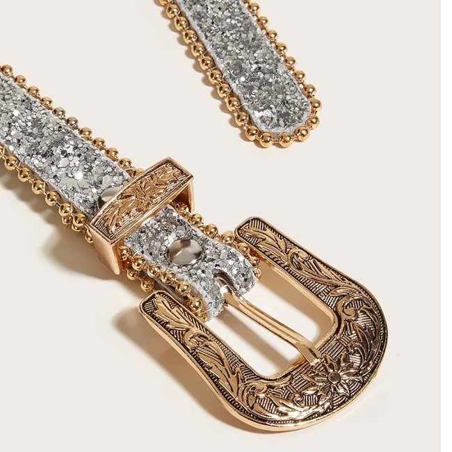 Goldener Perlengürtel mit dekorativer Schnalle und silbernem Glitter