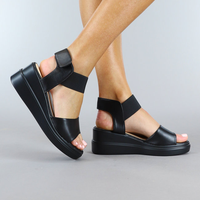 Schwarze Basic-Sandalen mit Keilabsatz