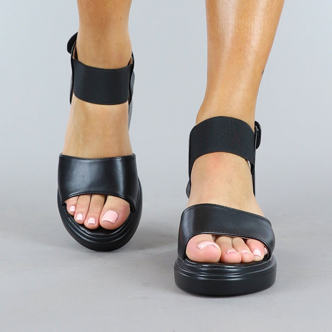 Schwarze Basic-Sandalen mit Keilabsatz