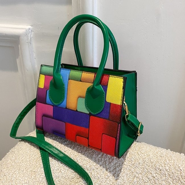 Quadratische mehrfarbige Tasche mit Blockdruck