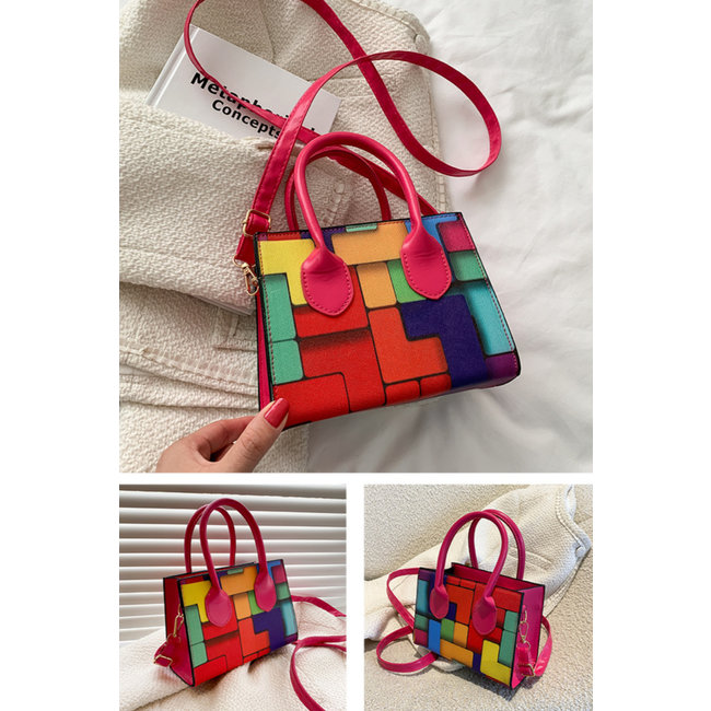 Quadratische mehrfarbige Tasche mit Blockdruck