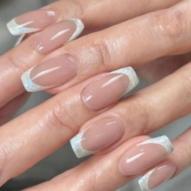 Nackte Glitter French Tip Kunstnägel