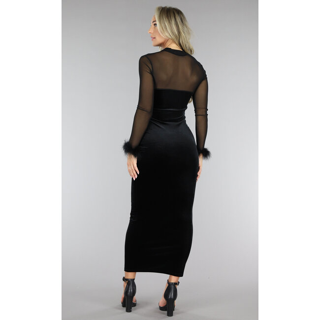 Schwarzes Samtkleid im Korsett-Look mit Federn