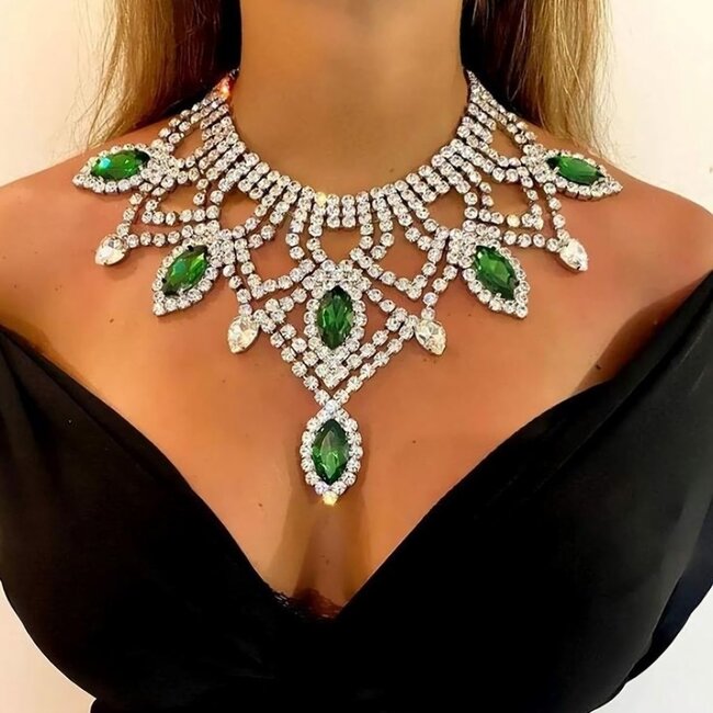 Silber/Grüne Statement-Halskette mit klobigen Steinen