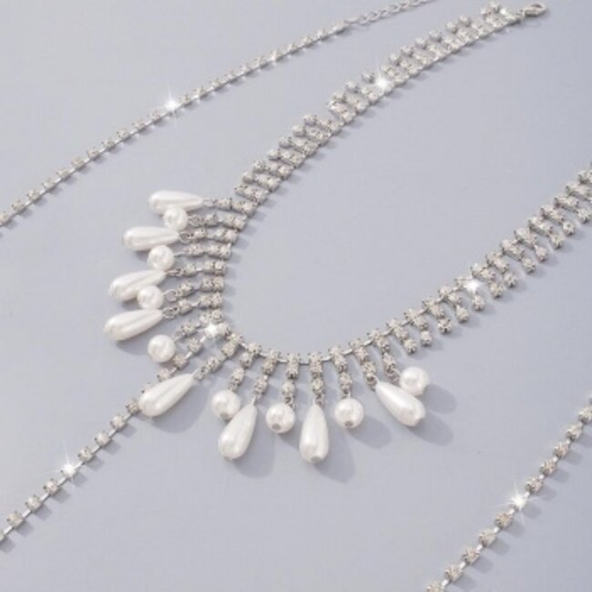 Silberne Perlen-Statement-Halskette