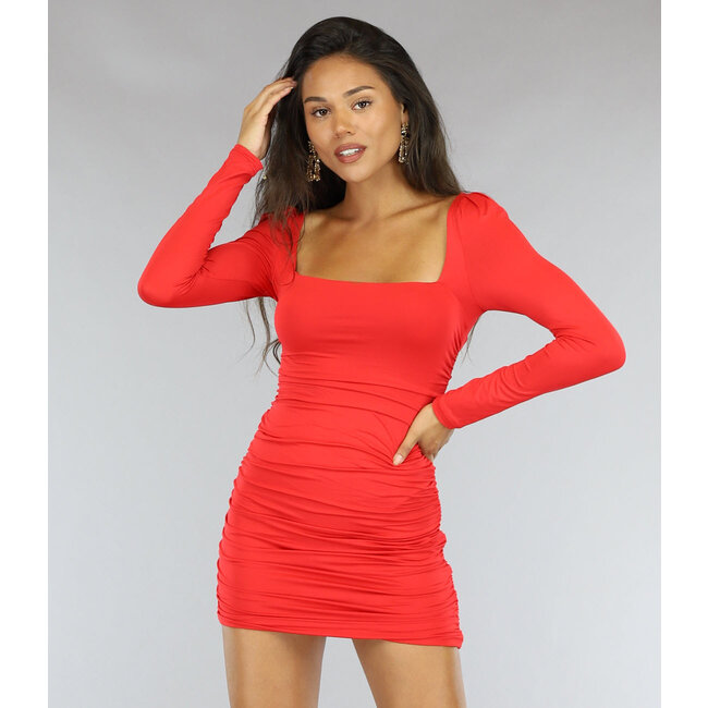 Plissiertes rotes Bodycon-Kleid mit quadratischem Ausschnitt