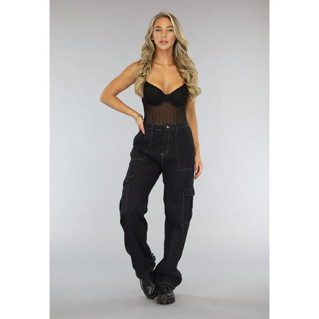 Große schwarze Baggy Cargo-Hose mit weißen Nähten
