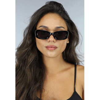 Schwarze Retro-Sonnenbrille im Rechteckformat
