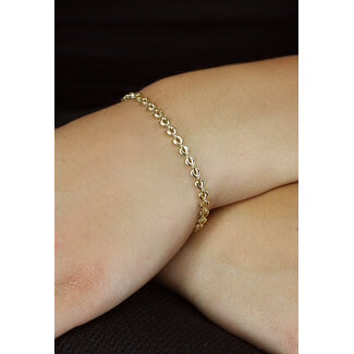 Minimalistisches Armband aus Gold