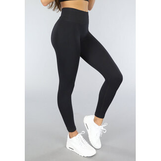Schwarze Sporthose aus Rippengewebe