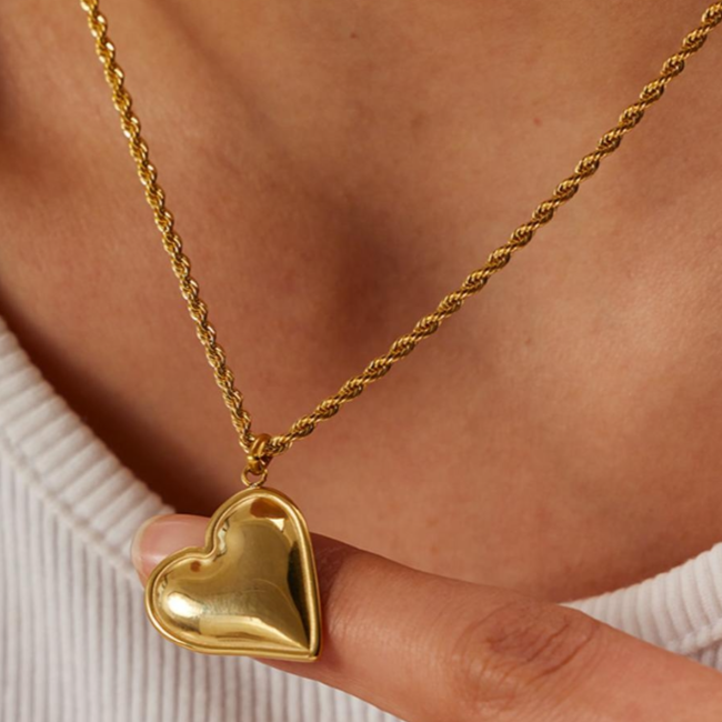 Gold-Halskette mit Herz-Anhänger
