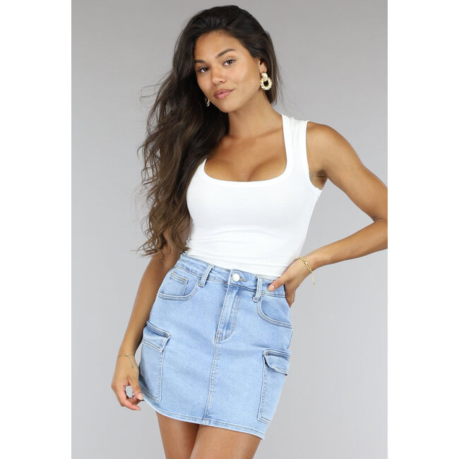 Weißes Rippenstretch-Top