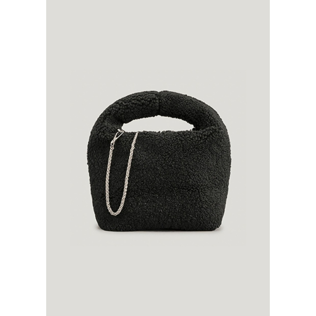 Flauschige schwarze Handtasche