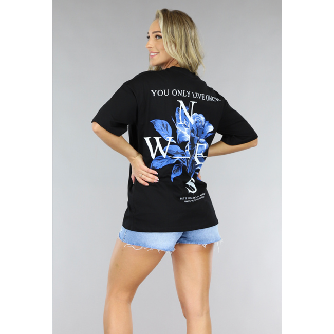Schwarzes T-Shirt mit Rosendruck