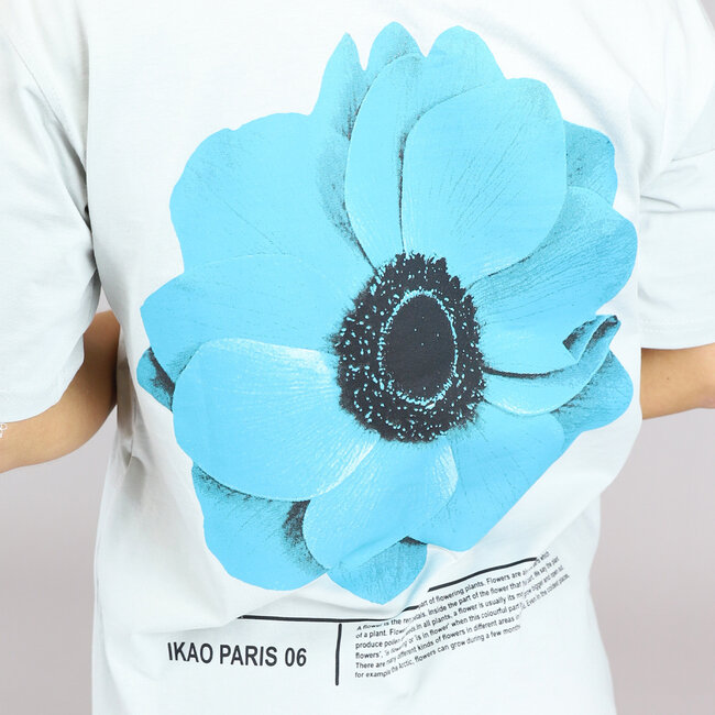 Graues T-Shirt mit Blumen in Übergröße