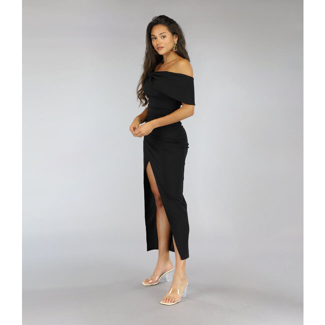 Langes schwarzes schulterfreies Galakleid mit Schlitz