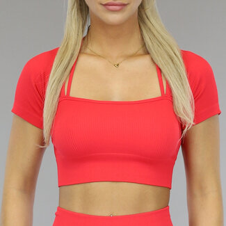 Rotes Sporttop mit Rundhalsausschnitt