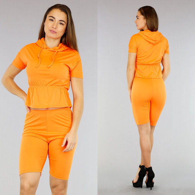 Orange Zweiteiler mit Biker Short