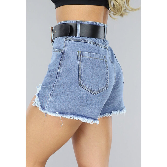 Blaue Ripped Jeans kurz mit Gürtel