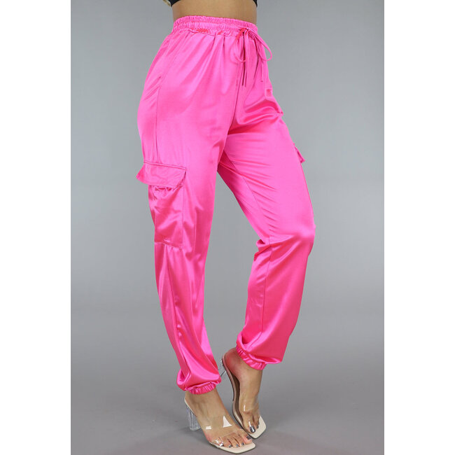 Lose sitzende Cargo-Hose aus rosa Satin