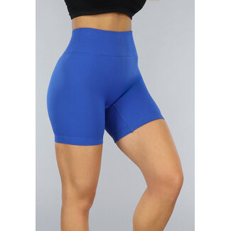 Kurze blaue Sporthosen mit Rippe
