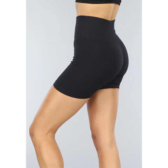 Kurze schwarze Sporthose aus geripptem Stoff