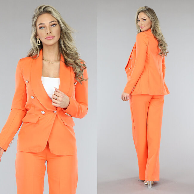 Orangefarbener taillierter Blazer mit goldenen Knöpfen