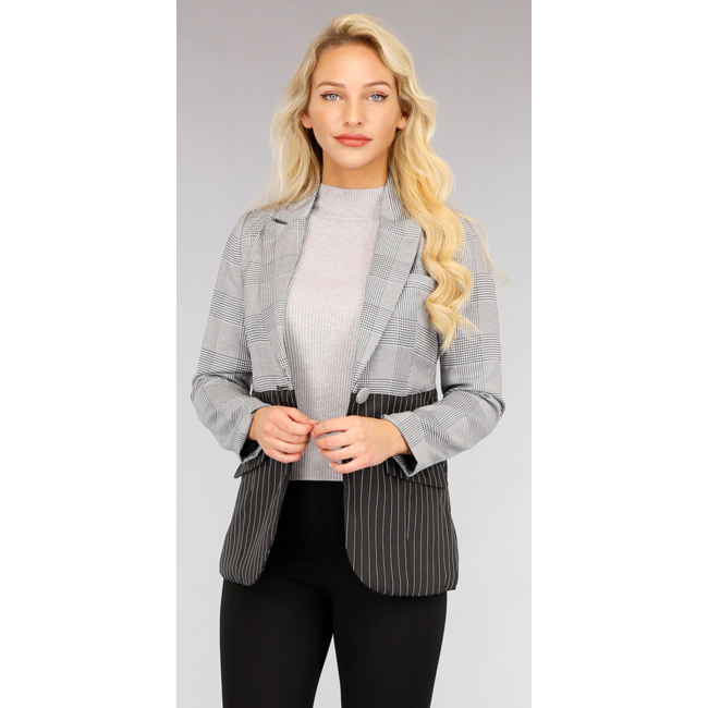 Schwarzer und weißer Blazer mit Muster